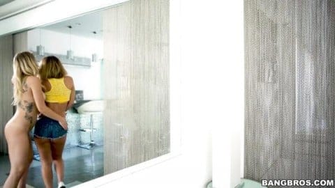 İri Göğüslü Alura Jenson Bbcler Tarafından Gangbanged