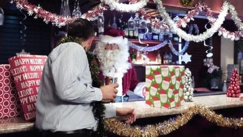 Genç ukranyalı güzeli mutfak tezgahında götten sikicek
